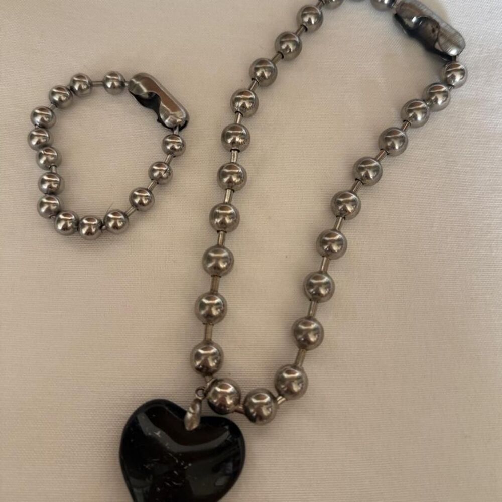 Unbranded Women's Black and Silver Jewellery